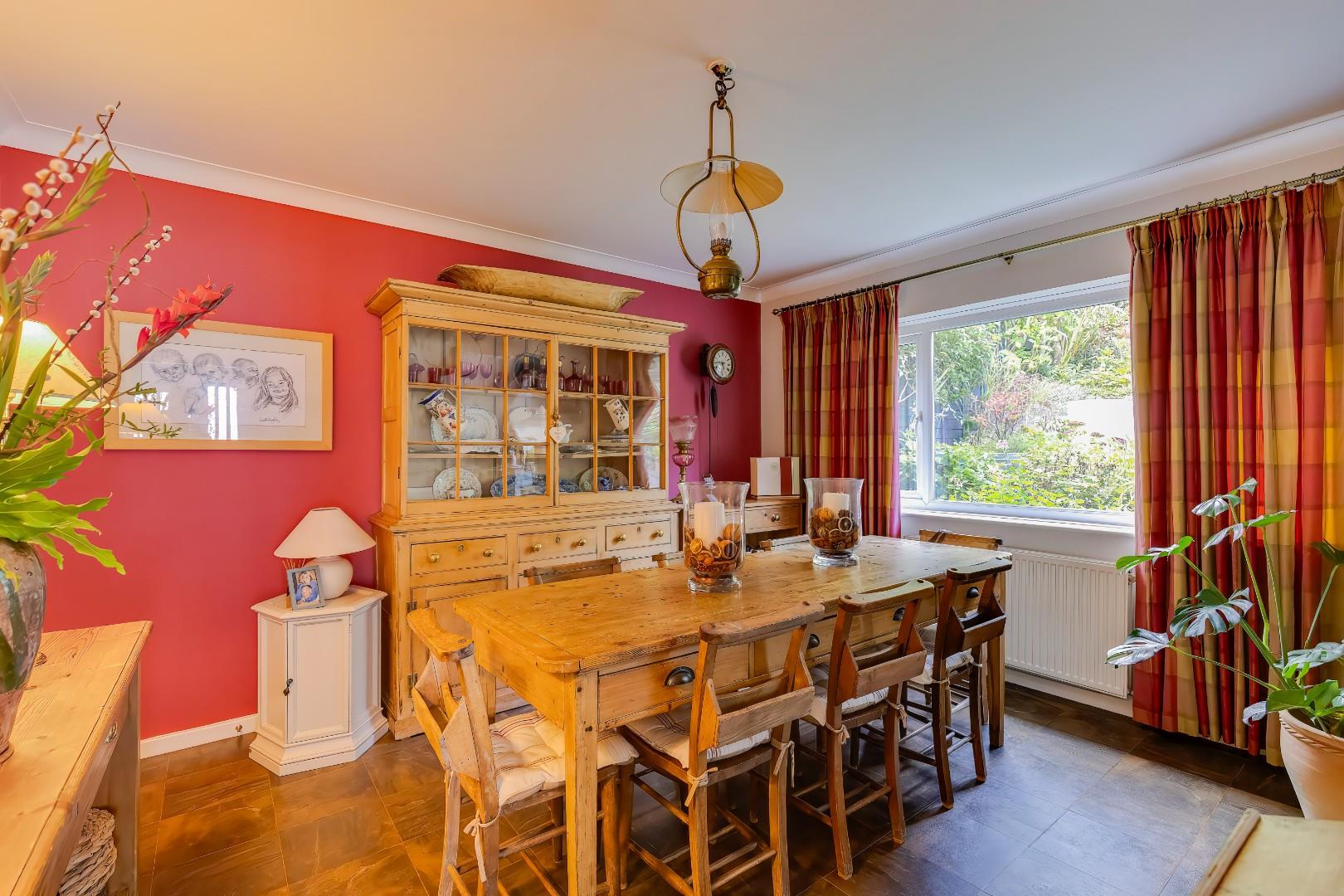 51 Geraints Way, Cowbridge, Vale of Glamorgan, CF71 7AY